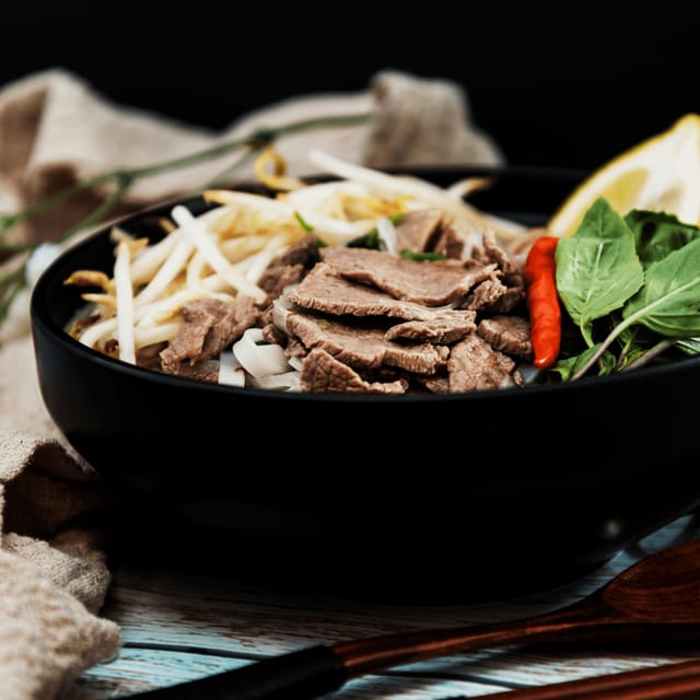 1. Phở Đặc Biệt – Special Pho.